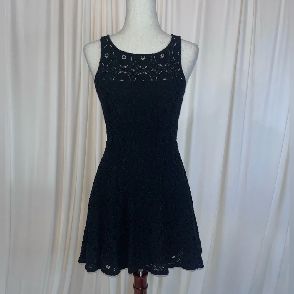 BB Dakota Black Lace Skater Mini Dress Size Small